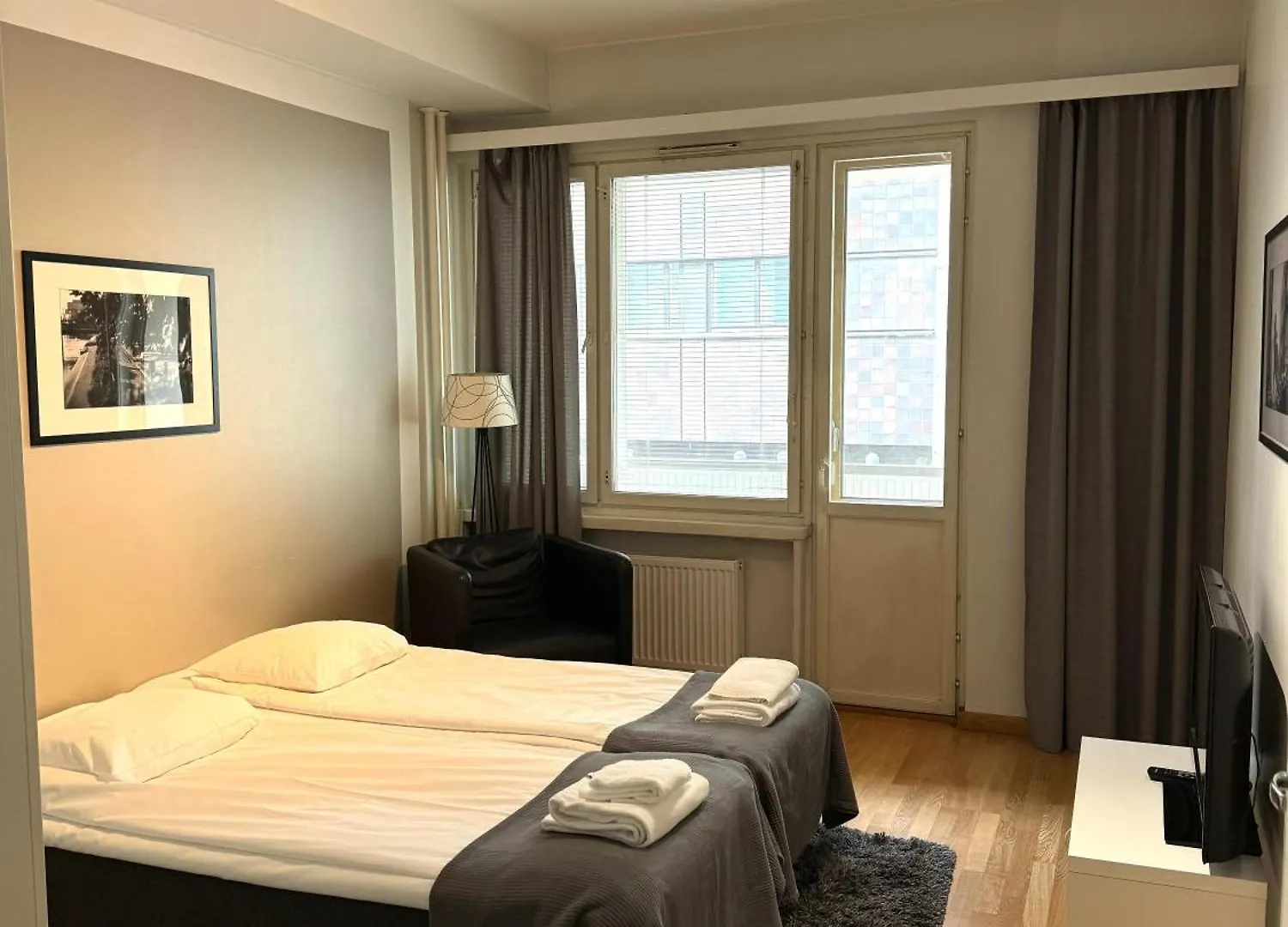 Kotimaailma Apartments Kamppi - 2Br In The City Center With Code Lock Helsingfors