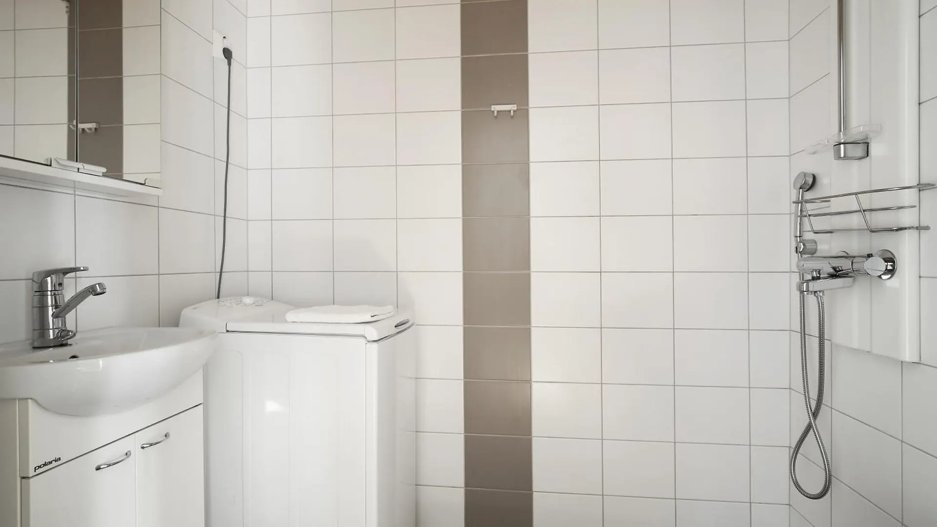 Kotimaailma Apartments Kamppi - 2Br In The City Center With Code Lock Helsinki