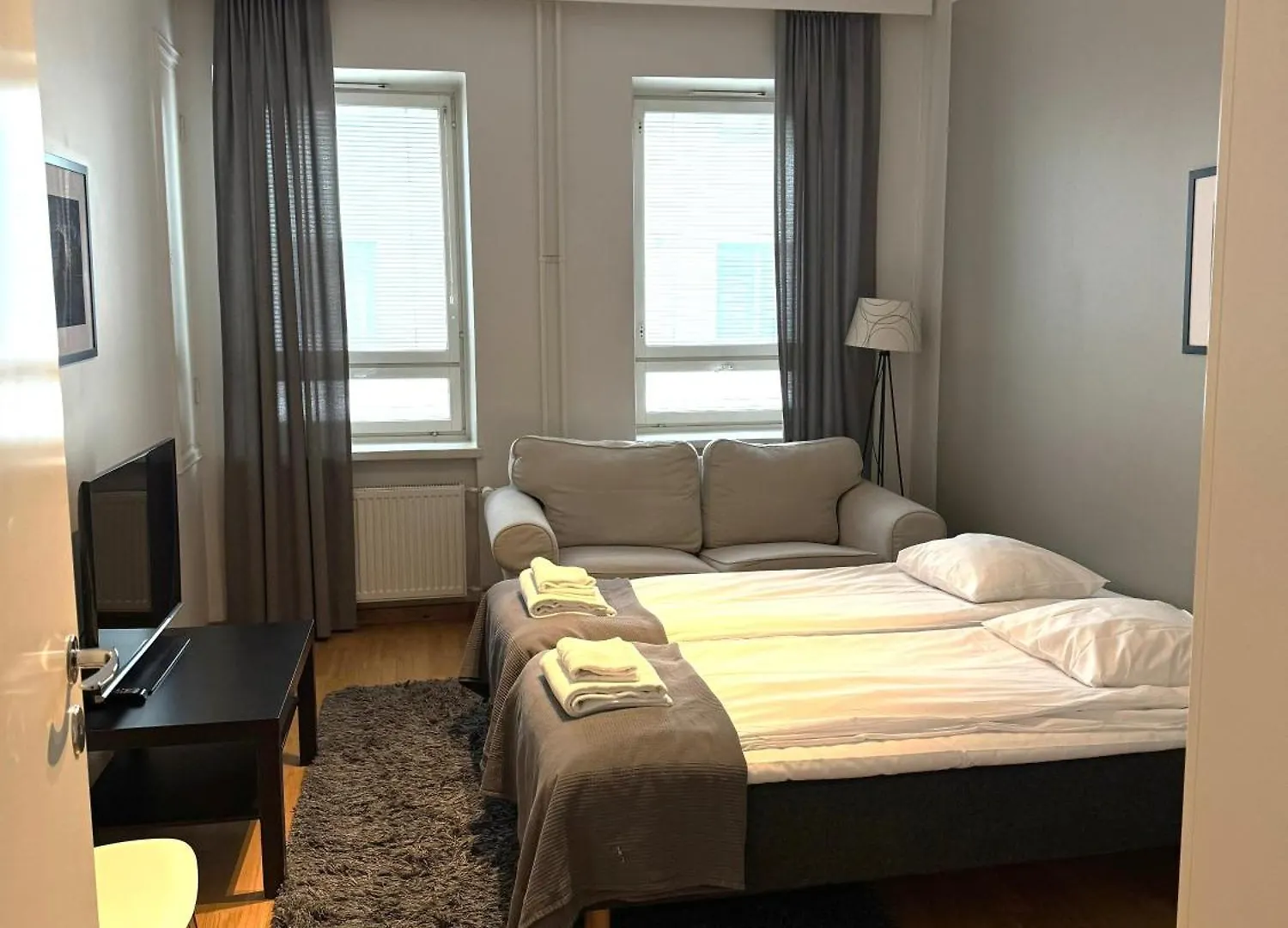 Kotimaailma Apartments Kamppi - 2Br In The City Center With Code Lock Helsinki Finland