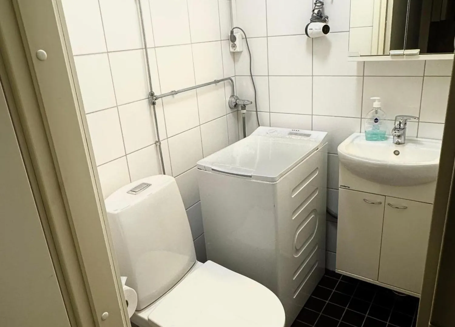 Kotimaailma Apartments Kamppi - 2Br In The City Center With Code Lock Helsinki